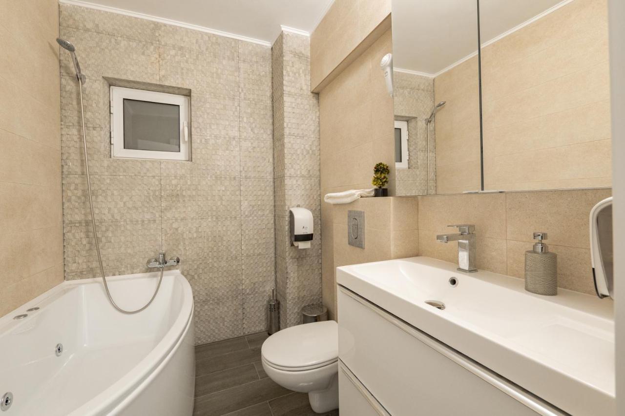 Luxury Ultracentral Piteşti Exterior foto